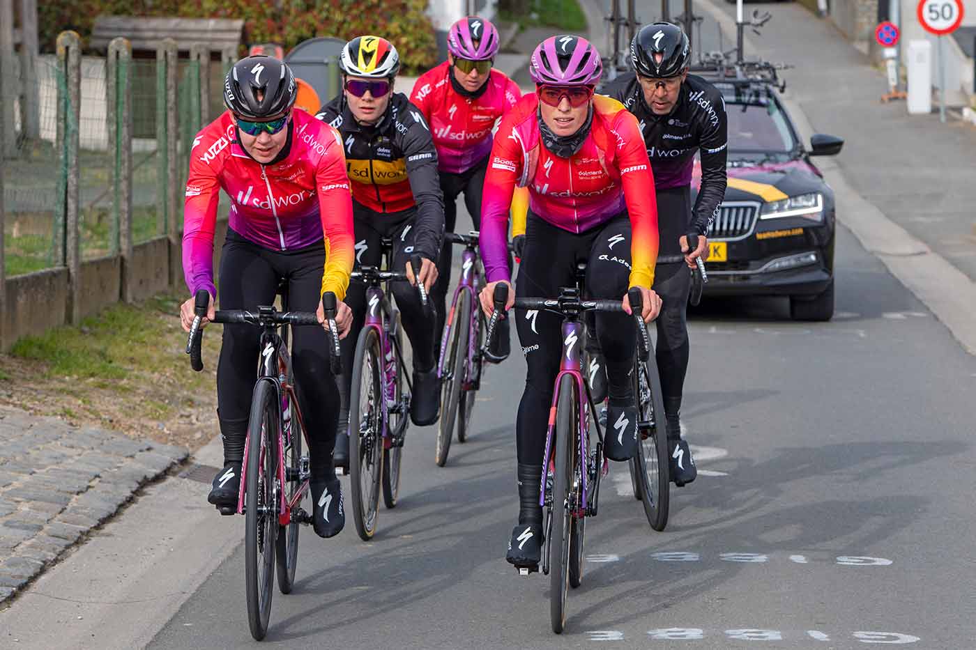 Het vrouwenwielrennen groeit snel en daar komen nieuwe uitdagingen bij kijken Anna van der Breggen, interview deel 2
